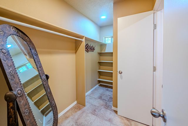 1808 Bryn Mawr Drive NE, Albuquerque, NM 87106