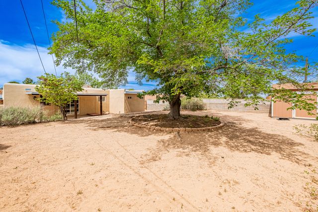 1808 Bryn Mawr Drive NE, Albuquerque, NM 87106