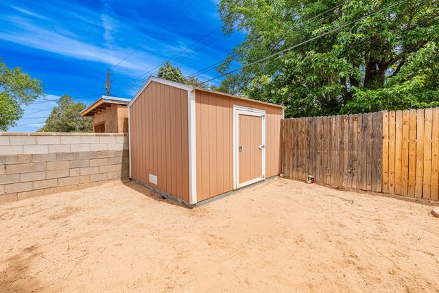 1808 Bryn Mawr Drive NE, Albuquerque, NM 87106