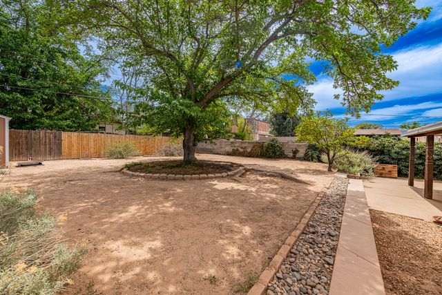 1808 Bryn Mawr Drive NE, Albuquerque, NM 87106