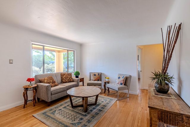 1808 Bryn Mawr Drive NE, Albuquerque, NM 87106