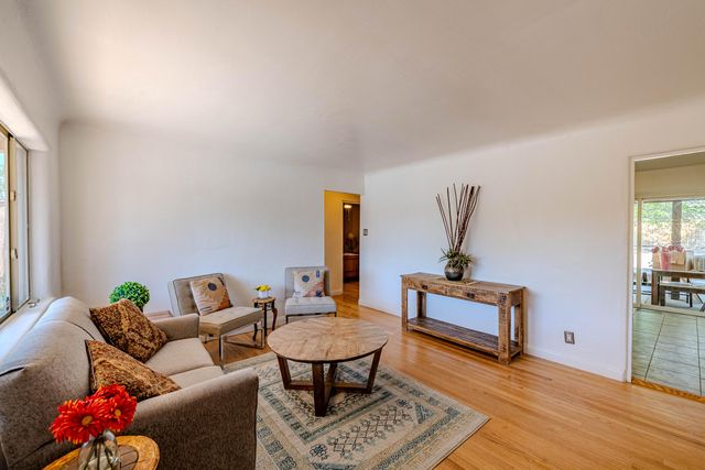 1808 Bryn Mawr Drive NE, Albuquerque, NM 87106