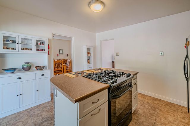 1808 Bryn Mawr Drive NE, Albuquerque, NM 87106