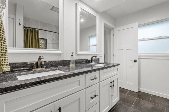4800 Sussex LANE, Greendale, WI 53129