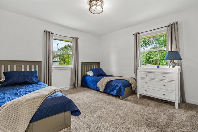 4800 Sussex LANE, Greendale, WI 53129