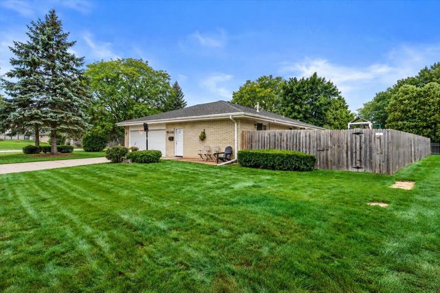 4800 Sussex LANE, Greendale, WI 53129
