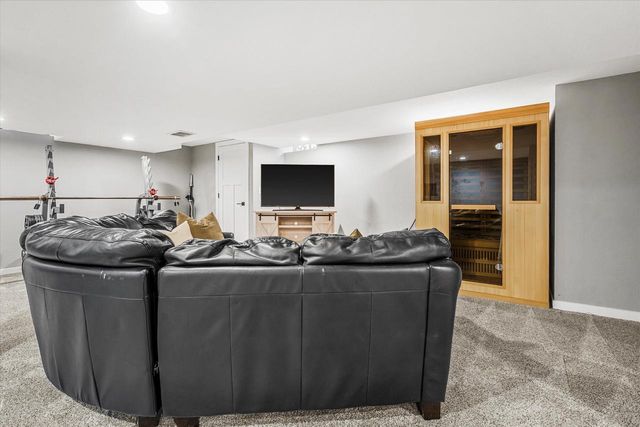 4800 Sussex LANE, Greendale, WI 53129