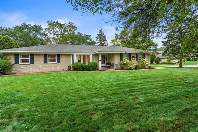 4800 Sussex LANE, Greendale, WI 53129