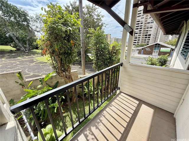 1214 Nehoa Street A, Honolulu, HI 96822