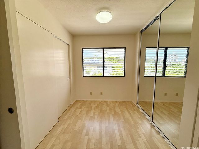 1214 Nehoa Street A, Honolulu, HI 96822