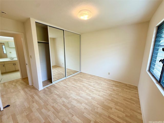 1214 Nehoa Street A, Honolulu, HI 96822