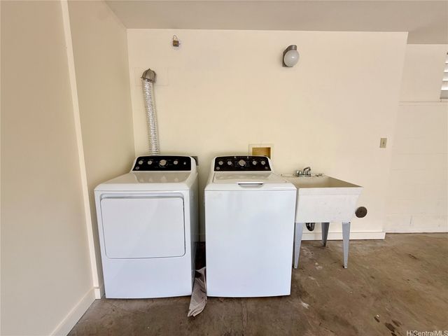 1214 Nehoa Street A, Honolulu, HI 96822