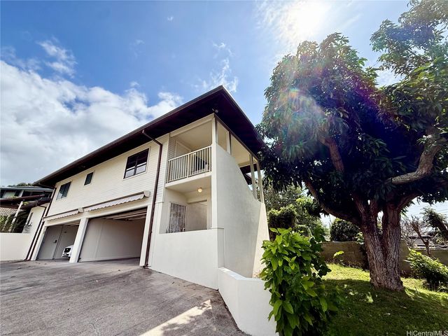 1214 Nehoa Street A, Honolulu, HI 96822