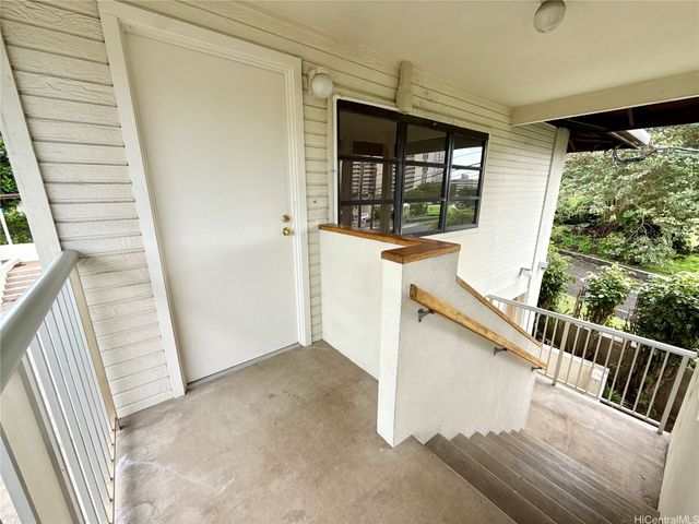 1214 Nehoa Street A, Honolulu, HI 96822
