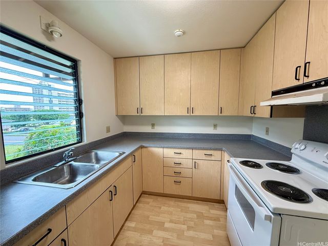 1214 Nehoa Street A, Honolulu, HI 96822