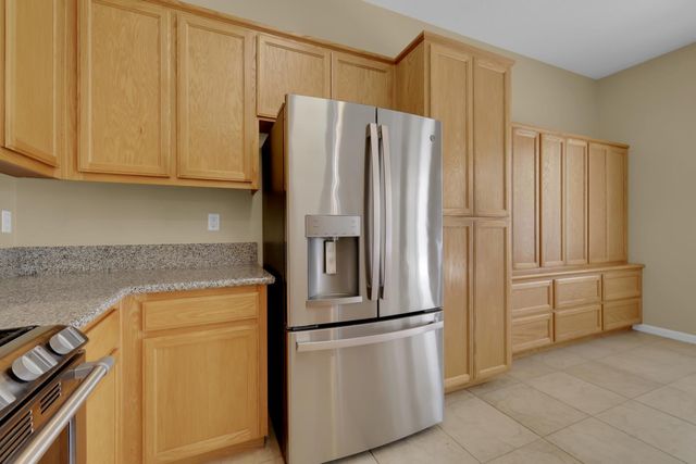 640 Corby Ct, Yuba City, CA 95991