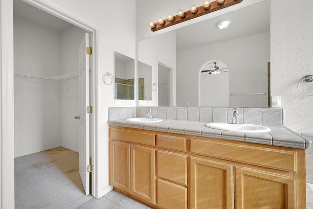 640 Corby Ct, Yuba City, CA 95991