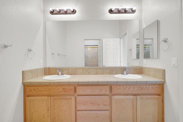 640 Corby Ct, Yuba City, CA 95991