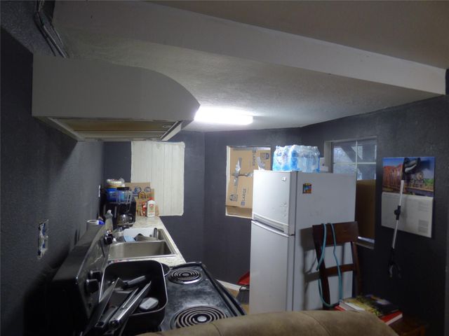 4312 Western Avenue, West Orange, TX 77630