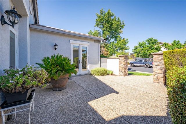 460 Lilypond Ln, Lincoln, CA 95648