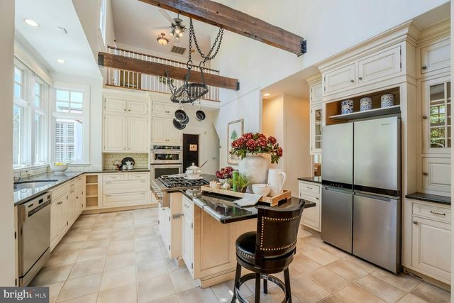 208 EDWARDS FERRY RD NE, Leesburg, VA 20176
