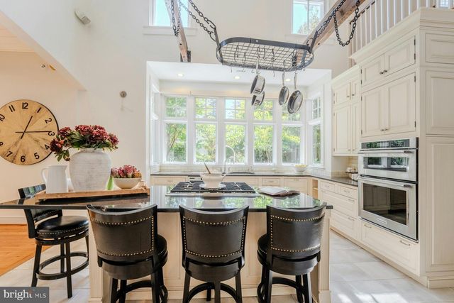 208 EDWARDS FERRY RD NE, Leesburg, VA 20176