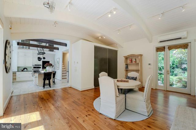 208 EDWARDS FERRY RD NE, Leesburg, VA 20176