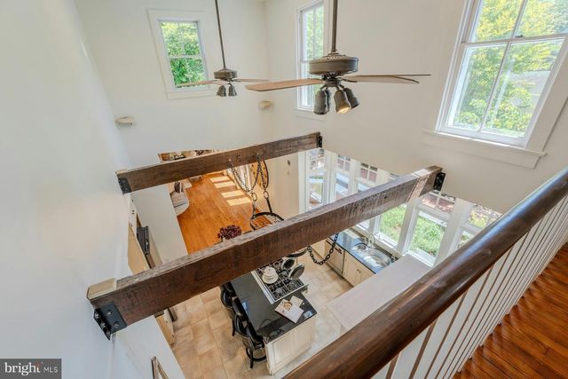208 EDWARDS FERRY RD NE, Leesburg, VA 20176