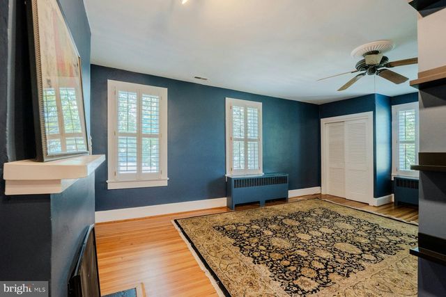 208 EDWARDS FERRY RD NE, Leesburg, VA 20176