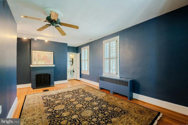 208 EDWARDS FERRY RD NE, Leesburg, VA 20176