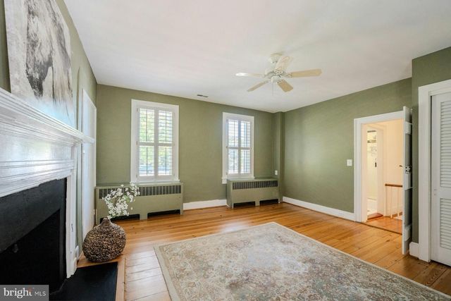 208 EDWARDS FERRY RD NE, Leesburg, VA 20176
