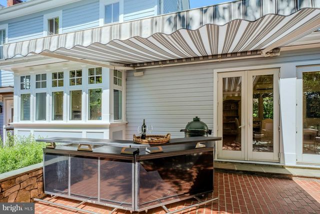 208 EDWARDS FERRY RD NE, Leesburg, VA 20176
