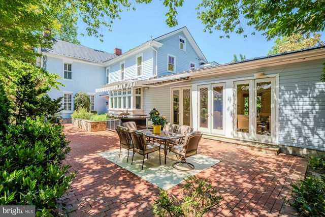 208 EDWARDS FERRY RD NE, Leesburg, VA 20176