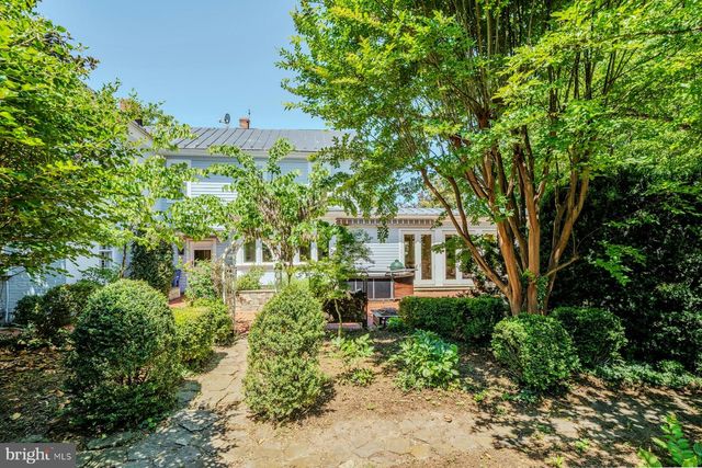 208 EDWARDS FERRY RD NE, Leesburg, VA 20176
