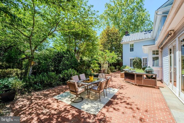 208 EDWARDS FERRY RD NE, Leesburg, VA 20176