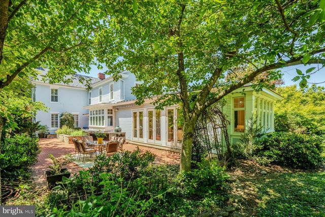 208 EDWARDS FERRY RD NE, Leesburg, VA 20176