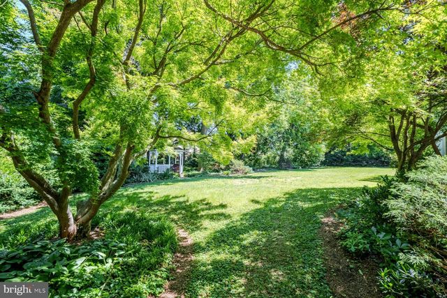 208 EDWARDS FERRY RD NE, Leesburg, VA 20176