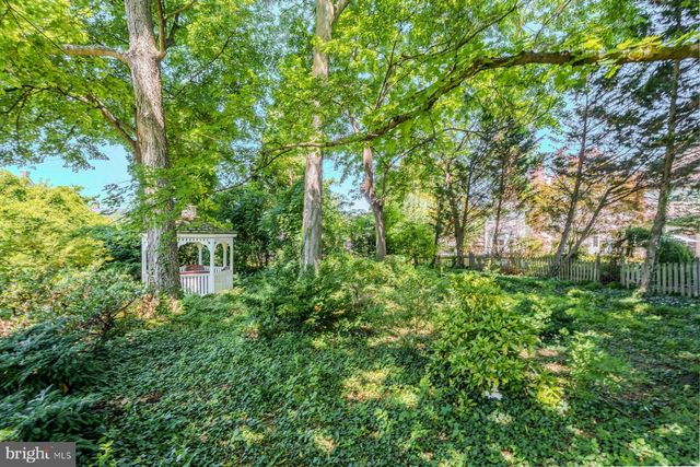208 EDWARDS FERRY RD NE, Leesburg, VA 20176