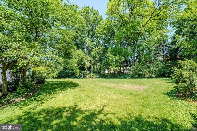 208 EDWARDS FERRY RD NE, Leesburg, VA 20176