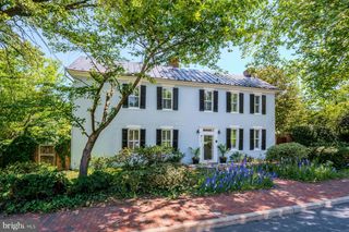 208 EDWARDS FERRY RD NE, Leesburg, VA 20176
