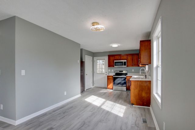 125 Brooks Aly, Clarksville, TN 37040