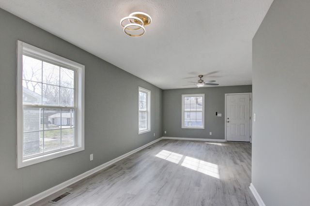 125 Brooks Aly, Clarksville, TN 37040