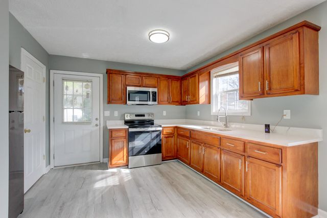 125 Brooks Aly, Clarksville, TN 37040