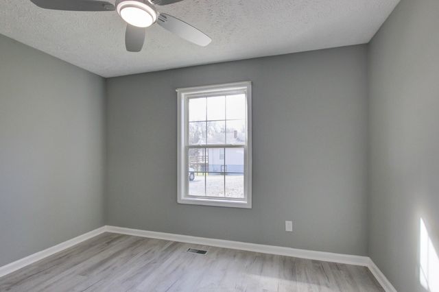 125 Brooks Aly, Clarksville, TN 37040