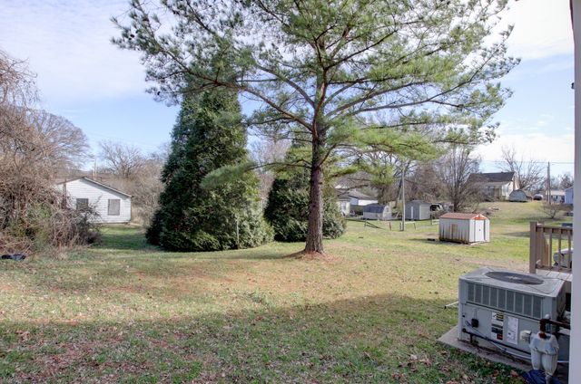 125 Brooks Aly, Clarksville, TN 37040