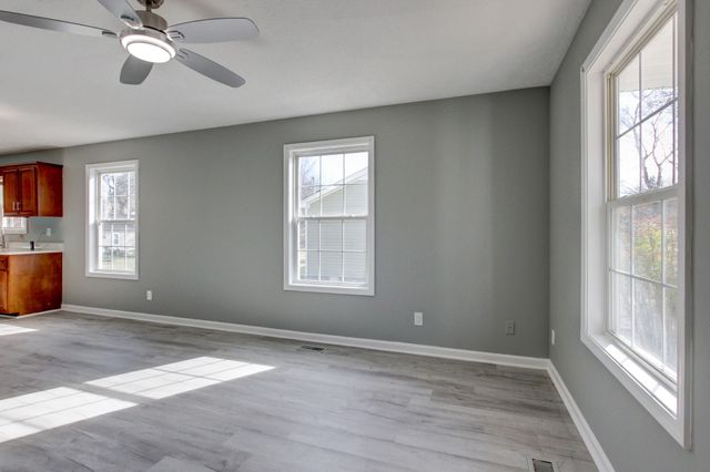 125 Brooks Aly, Clarksville, TN 37040