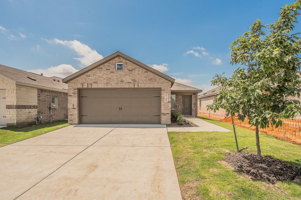 2105 Jesse James Lane, Cleburne, TX 76058