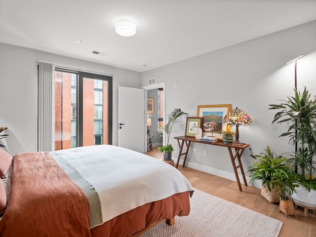 9 Central St 104, Somerville, MA 02143