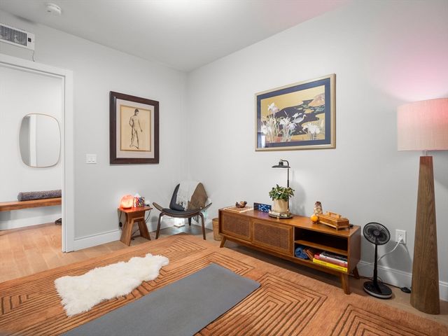 9 Central St 104, Somerville, MA 02143