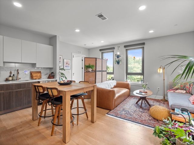 9 Central St 104, Somerville, MA 02143